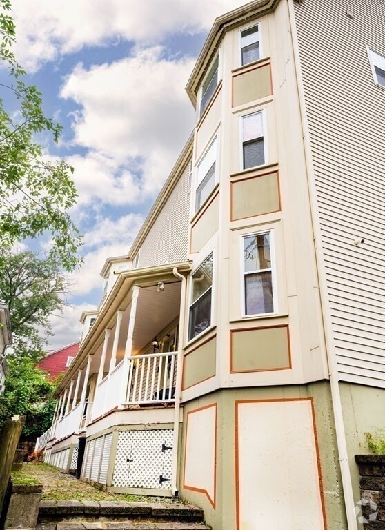 Building Photo - 15 Downer Ct
