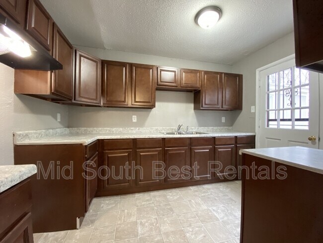 Foto del edificio - 4028 Truman Ave