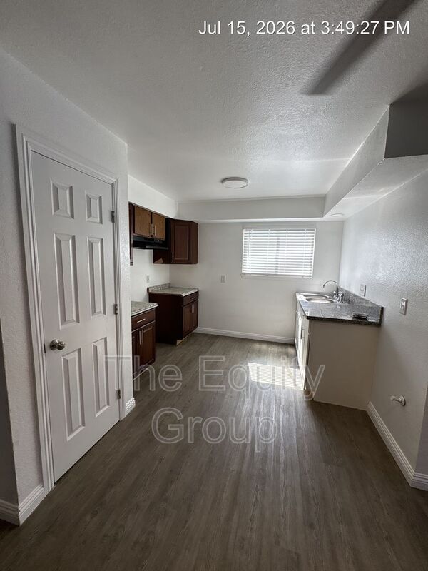 Building Photo - 388 Crestwood Ave