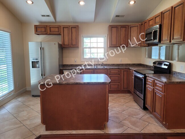 Foto del edificio - 1417 S Eastman Rd