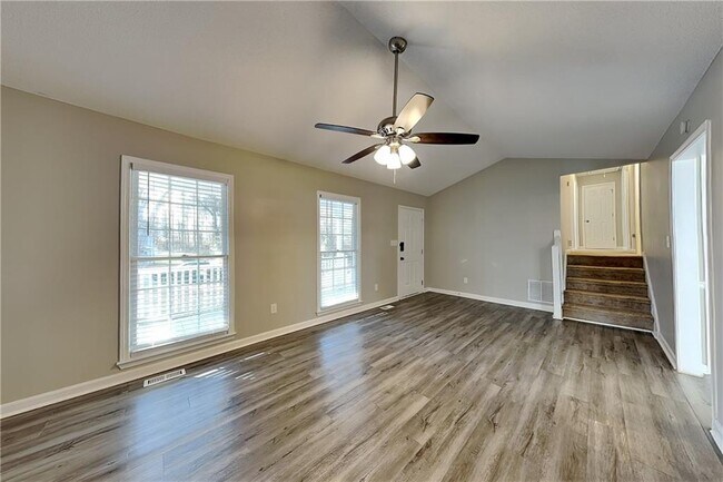 Foto del edificio - 379 Sumer Ln N