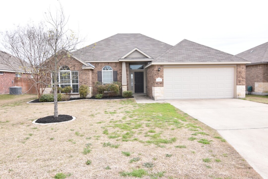 Primary Photo - 1231 Neuberry Cliffe