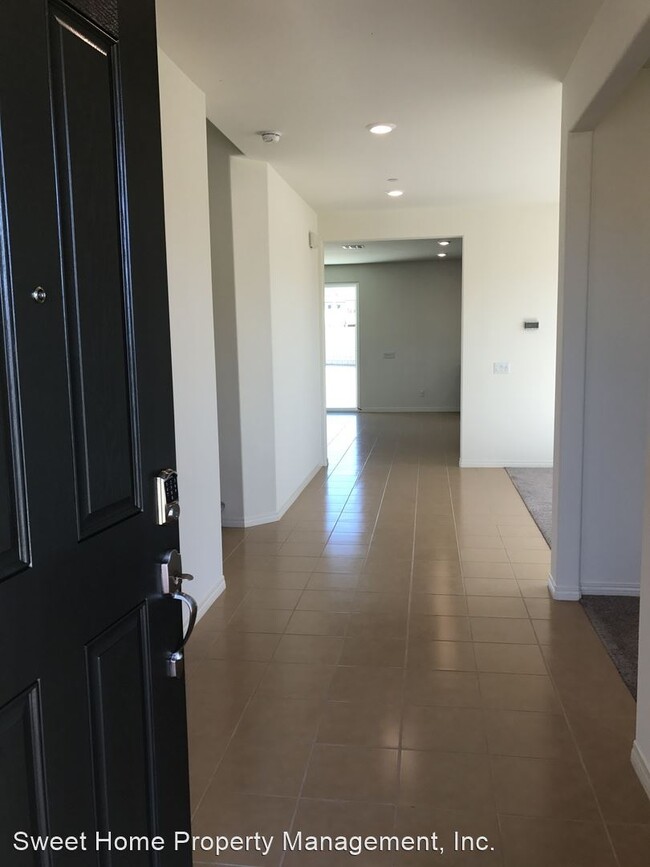 Foto del edificio - 5 br, 3 bath House - 6958 Levee Court