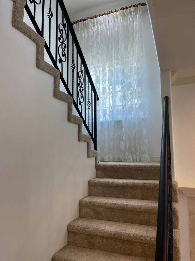 Foto del edificio - San Gabriel 3 beds 2.5 bathrooms for lease
