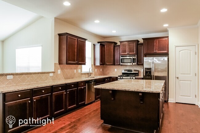 Foto del edificio - 349 N Farm Dr, Clayton, NC, 27527