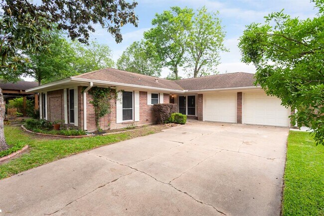 Building Photo - 4411 Benning Dr