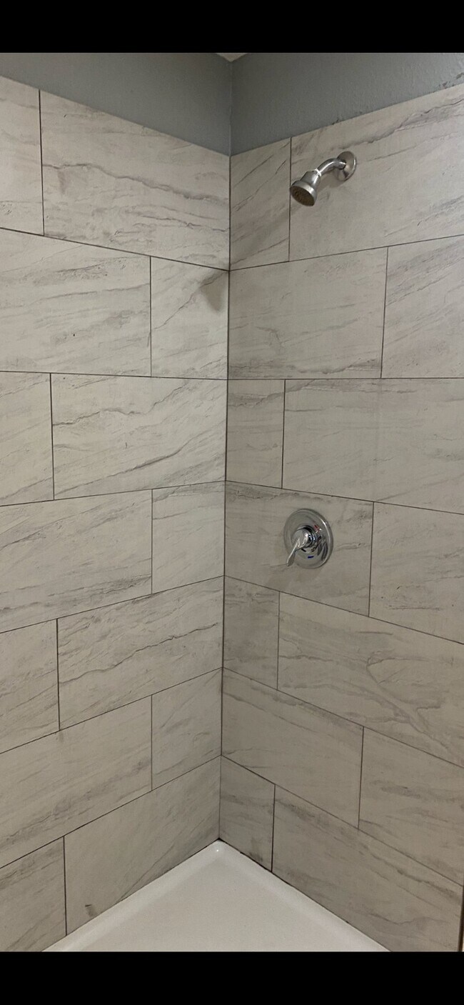 Foto del edificio - 418 E 1st St