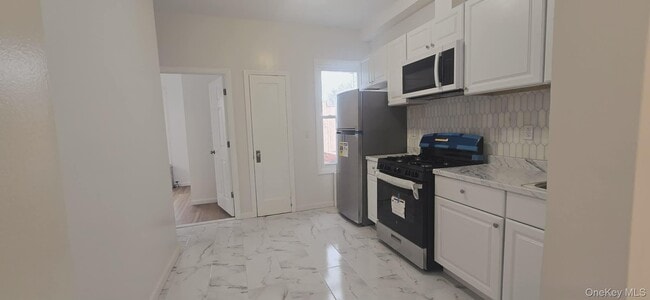 Foto del edificio - 78-29 68th Ave