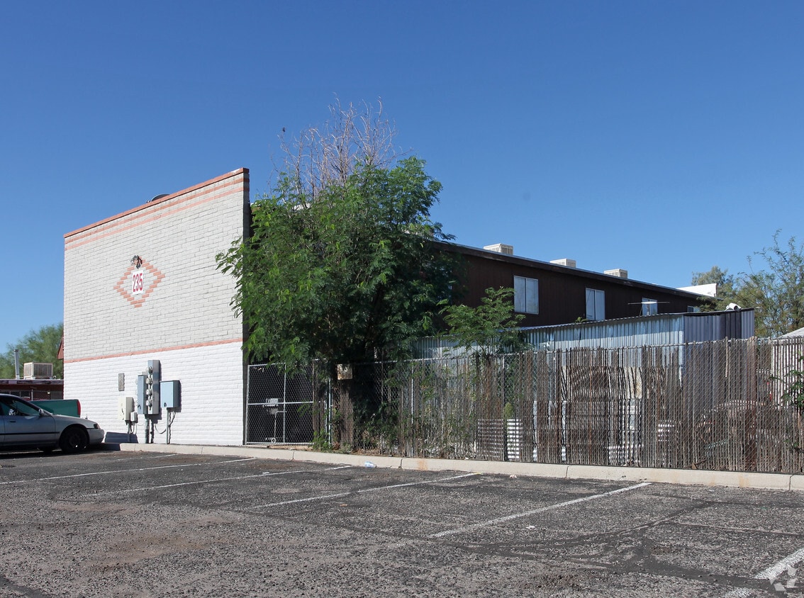 Building Photo - 235 W Jacinto St