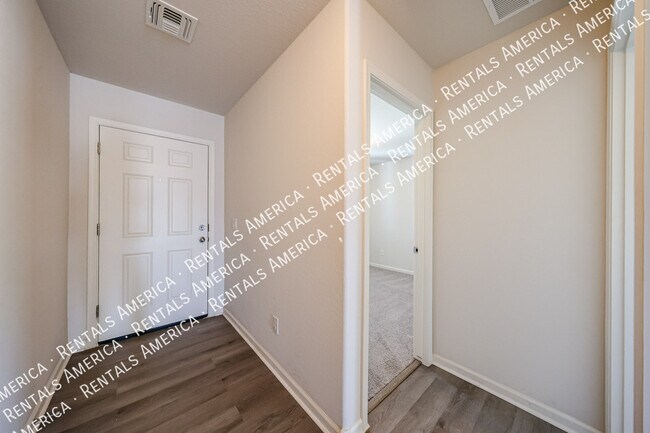 Building Photo - 118 W Impala Dr