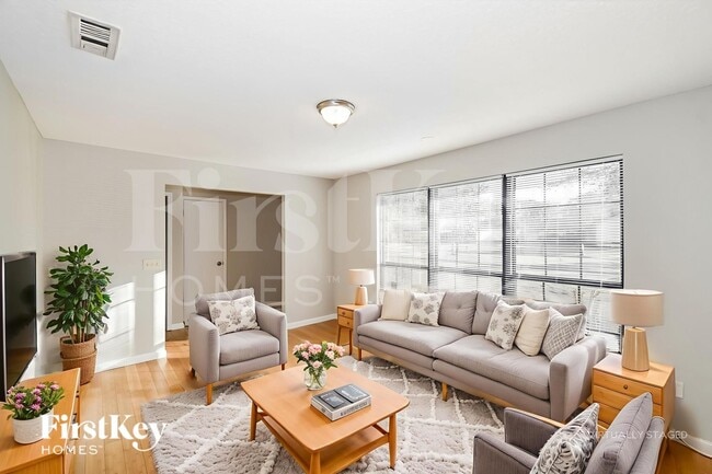 Foto del edificio - 2462 Ridgecrest Ave