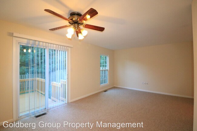 Building Photo - 3 br, 2.5 bath House - 14 Filbert Court