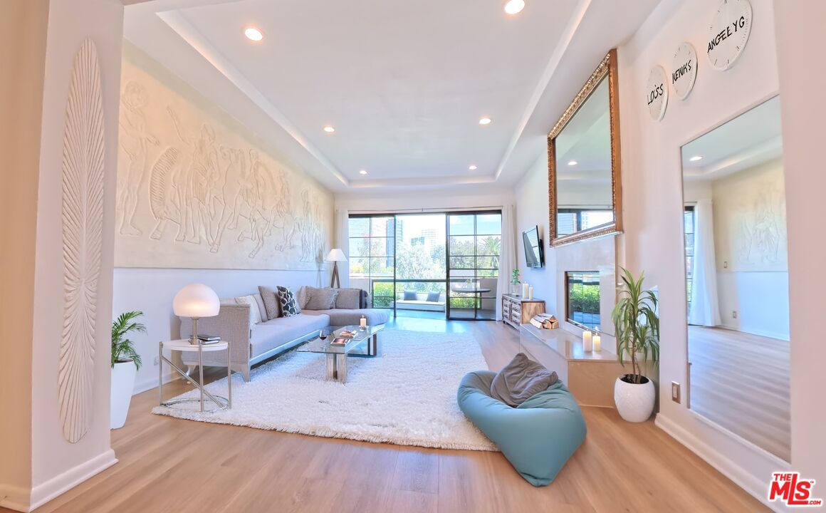 Foto principal - 234 S Gale Dr