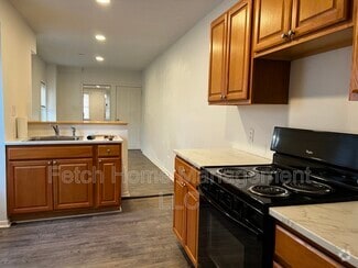 Building Photo - 138 Coral St