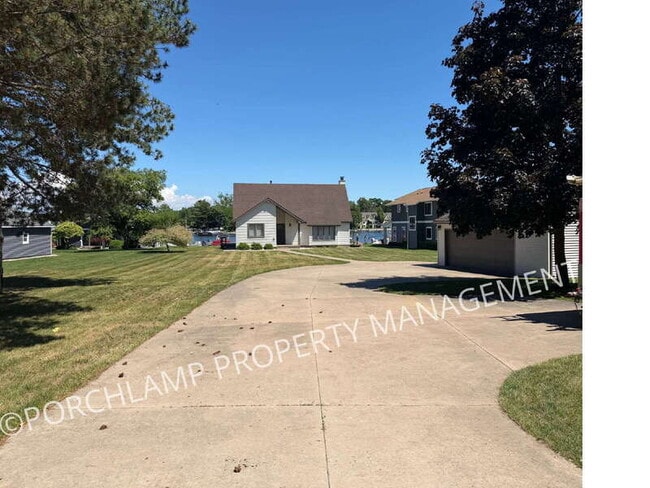 Building Photo - 15770 Connelly Ave