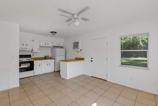 Building Photo - Affordable 1-Bedroom Apartment for Rent – Great Location in Ocala!