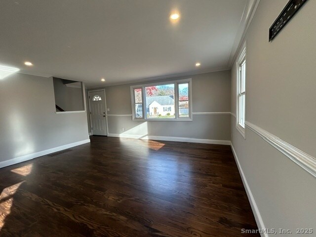 Building Photo - 755 Old Town Rd