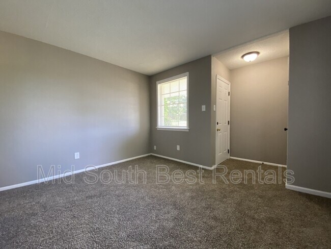 Foto del edificio - 1448 E Mallory Ave