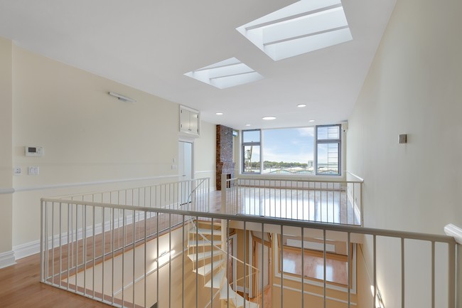Interior Photo 1 - 69 Columbia St