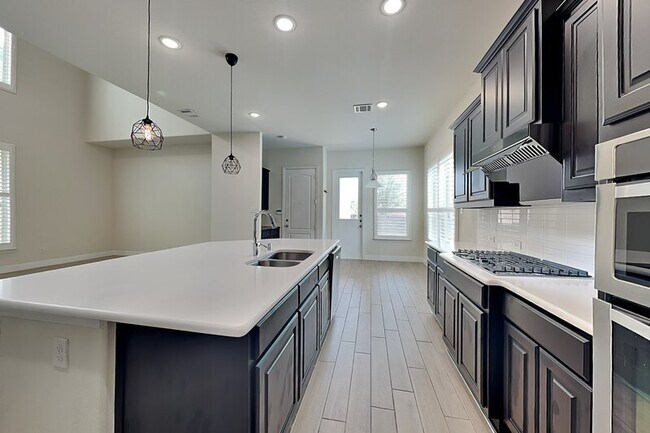 Building Photo - 17534 Sequoia Dr