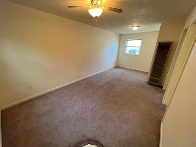 Foto del edificio - 102 E Park Ave