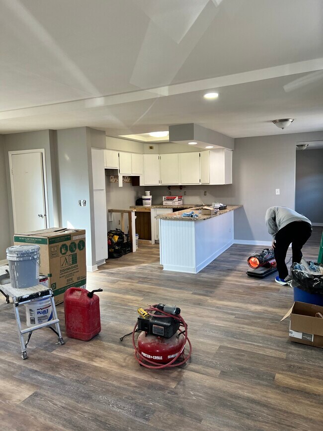 Cocina, en construcción - 9950 Washington Ave