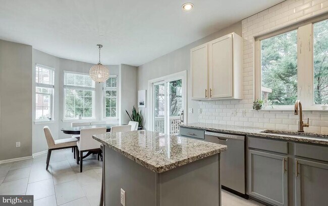 Building Photo - 5100 Ballycastle Cir