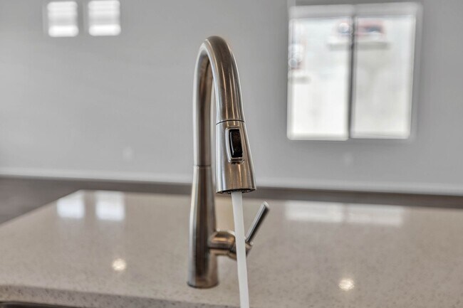 Foto del edificio - 17996 W Sand Hls Dr