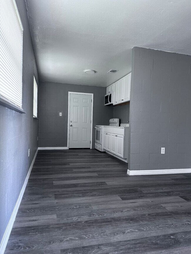 Foto del edificio - 307-309 3RD TERRACE SW, MULBERRY, FL 33860