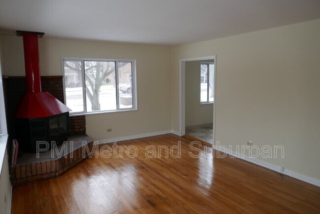 Building Photo - 4715 Linden Ave