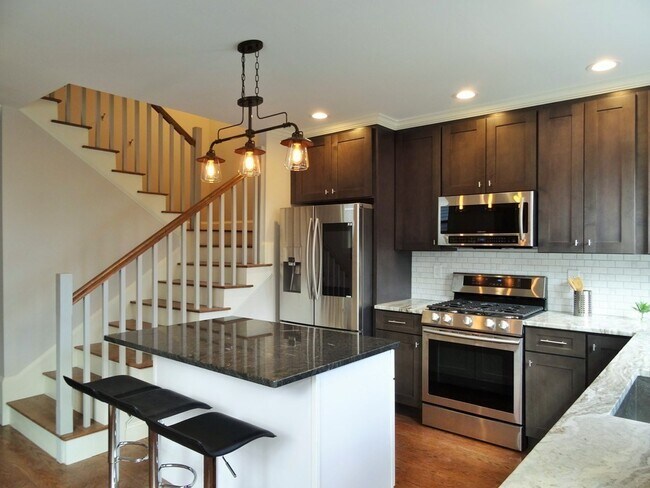 Foto del edificio - 6-8 Rockwell Ave