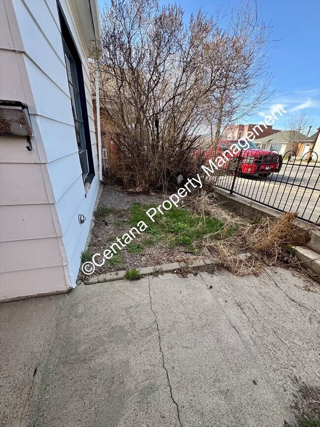 Foto del edificio - Three Bedroom One Bathroom in Uptown Butte