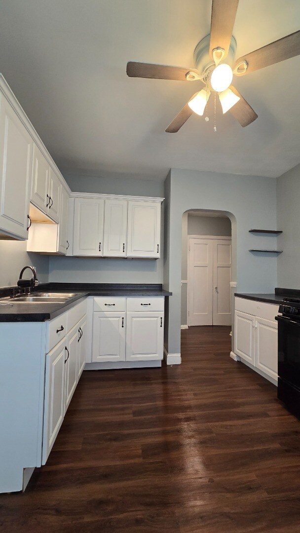 Foto del edificio - Renovated 3BR/1.5BA | 1,200 Sq Ft | Pet Fr...