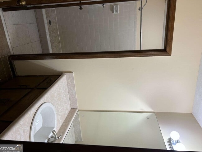 Building Photo - 1530 Oleander Ln SW