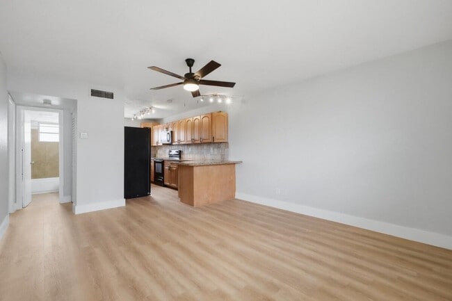 Building Photo - 6191 SW 37th St