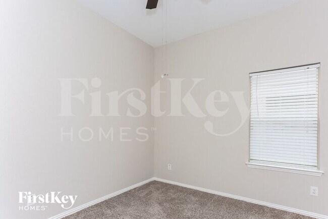Building Photo - 2012 Fort Stockton Dr
