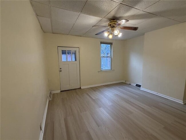 Building Photo - 235 38th St