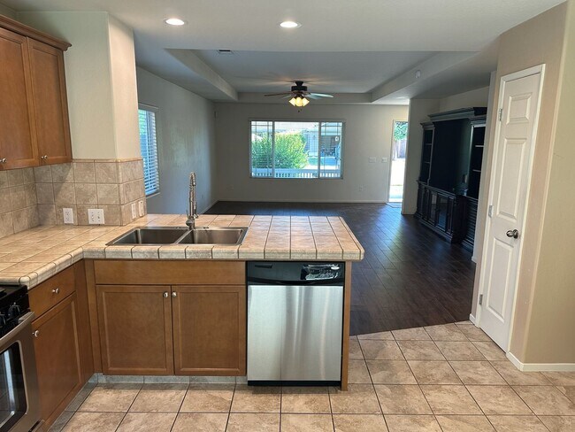 Foto del edificio - 828 W Reese Ct