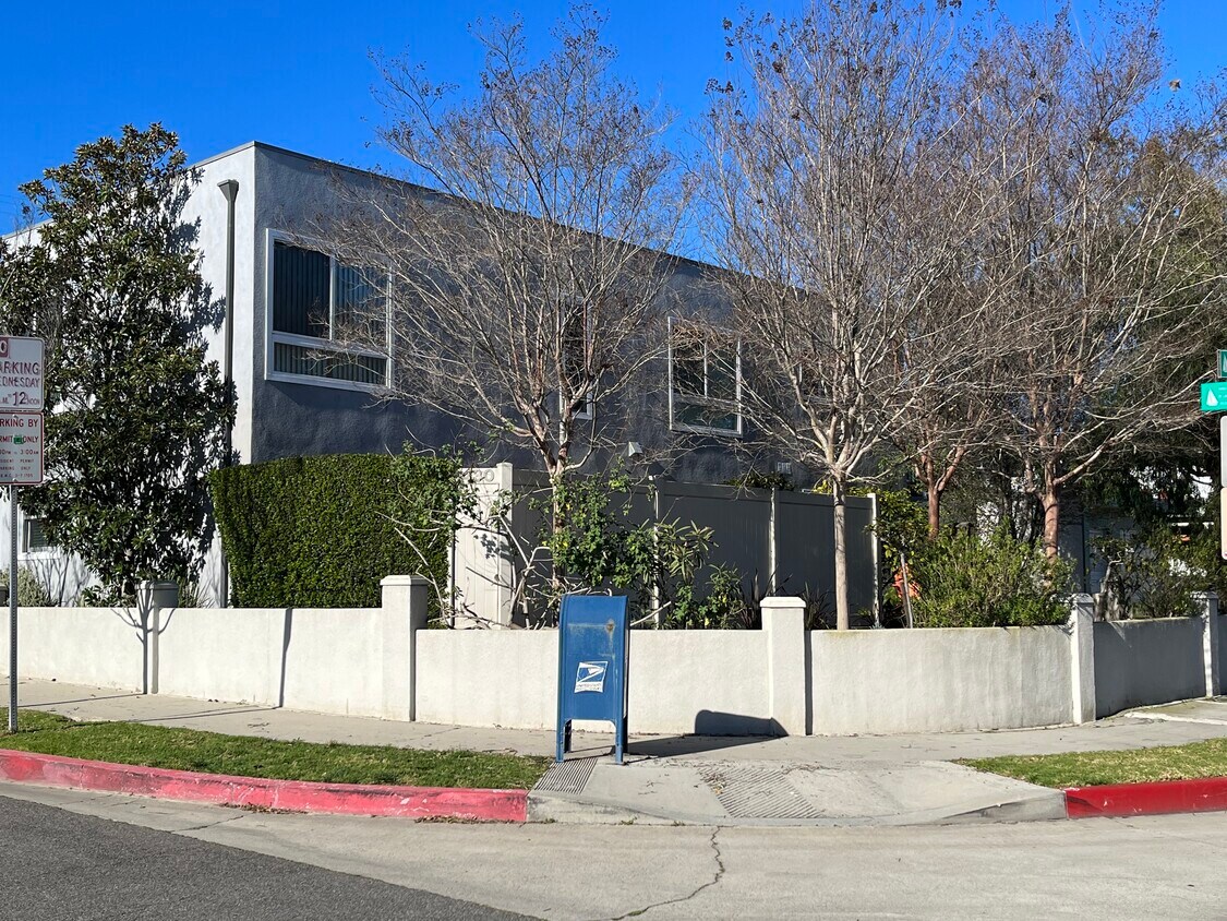 430 Avenue F Unit B, Redondo Beach, CA 90277 Apartments in Redondo