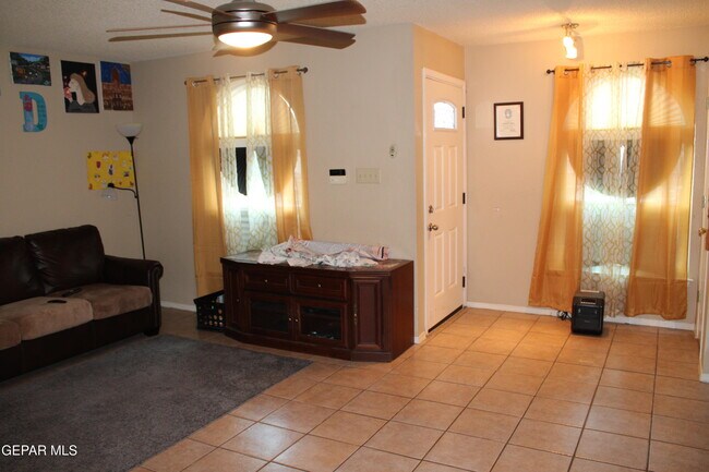 Building Photo - 6832 Canyon View Ln