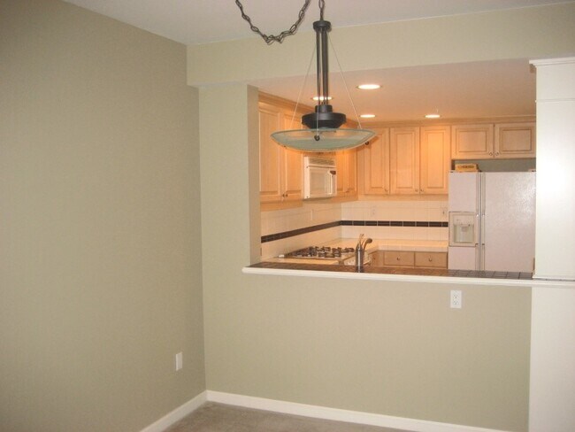 Dining - 3300 Meridian Ave N