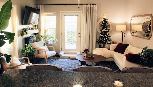 Open Floor plan - 427 Taft Ave