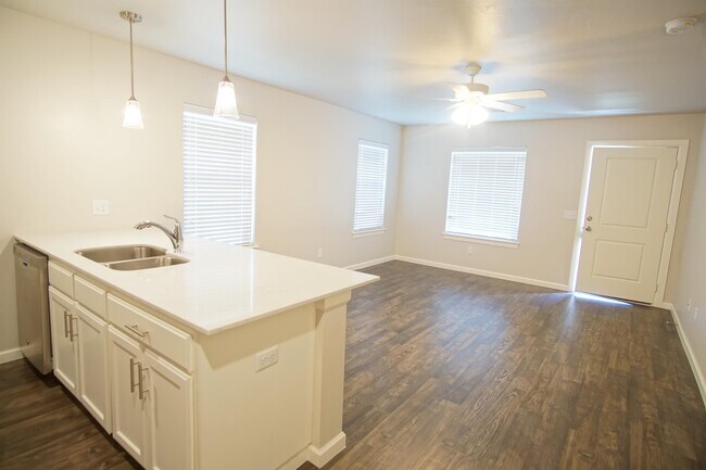 Foto del edificio - 11520 Keystone Cir