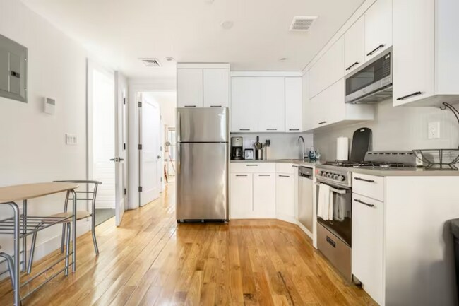 Foto del edificio - 546 Monroe St