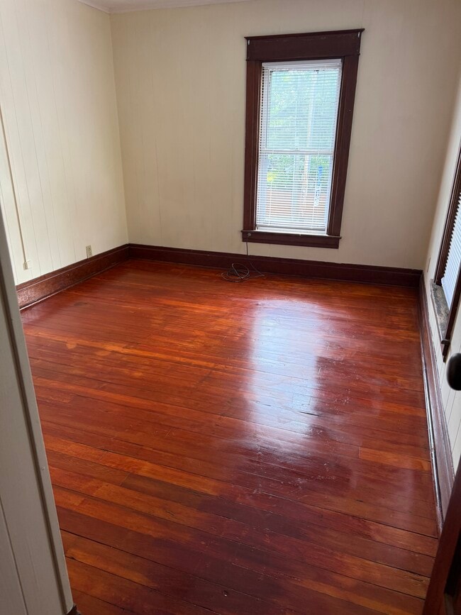 Bedroom 10x10 - 229 Bay Rd