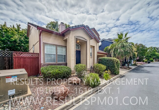 Foto del edificio - Great Elk Grove 2 Bedroom plus Loft Home