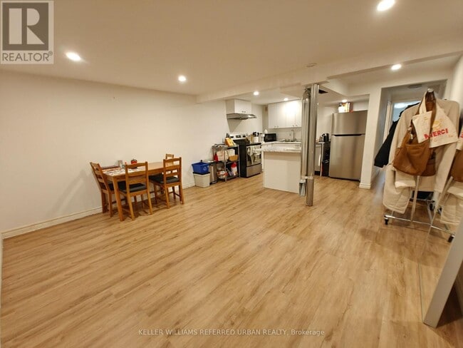 Building Photo - 67 Fortrose Crescent