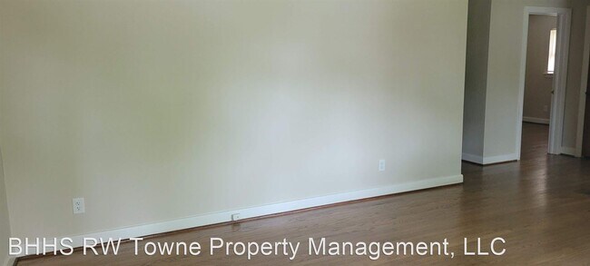 Foto del edificio - 3 br, 1 bath House - 7700 Tarpon Place