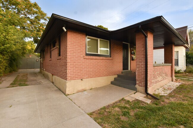 Foto del edificio - 1955 S West Temple