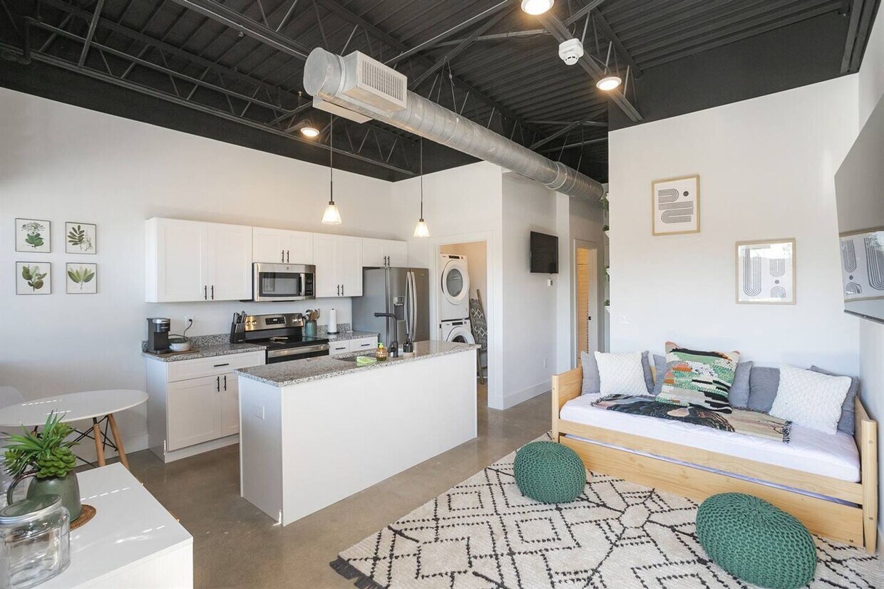 BEAUTIFUL ONE BEDROOM FULLY FURNISHED. $13... - BEAUTIFUL ONE BEDROOM FULLY FURNISHED. $13...